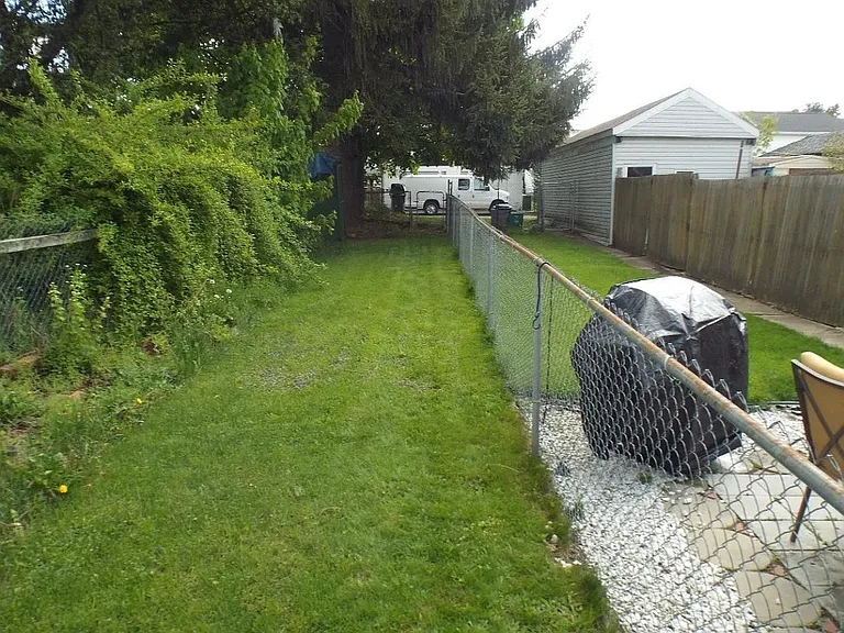 113 S Railroad Ave — Photo 10