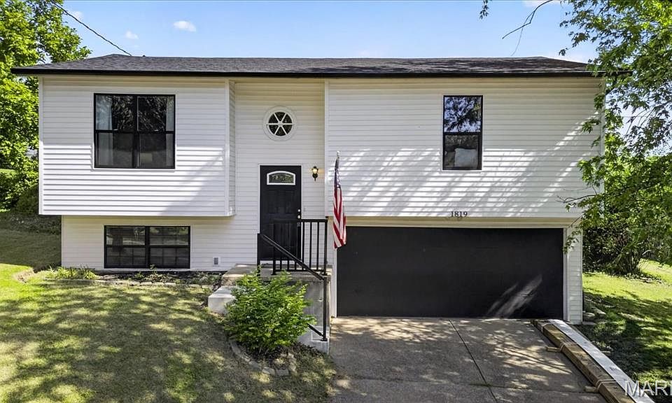1st image of 1819 Chippendale Ln