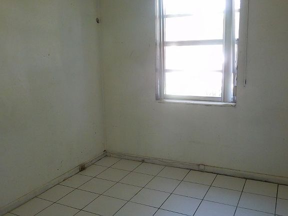 5th image of 19300 NW 6th Ct