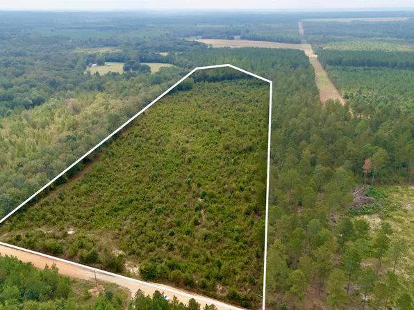 Poinsettia Rd, Wagener, SC 29164