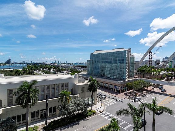 3rd image of 1400 Biscayne Blvd #504