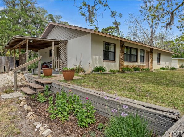 5 51st St, Yankeetown, FL 34498