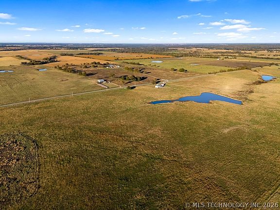 2nd image of 4 E 330th Rd