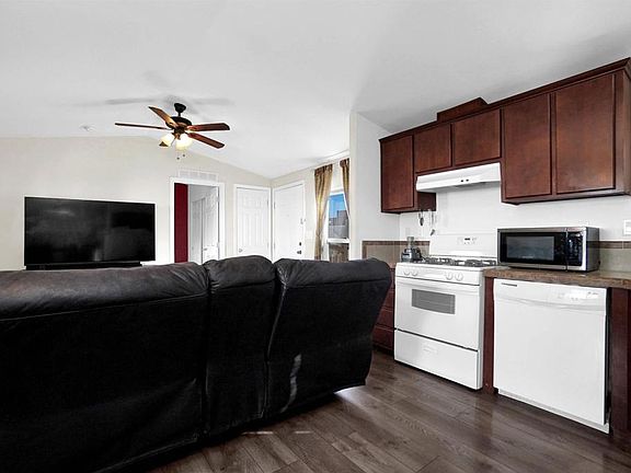 5th image of 1850 Evans Ln