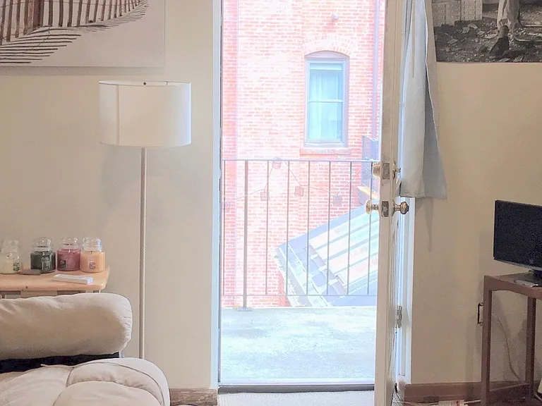 57 Clarendon St #6 — Photo 34