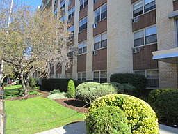 5th image of 30 Park Ave APT 4O