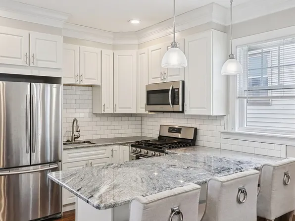 1048 Saratoga St #3, East Boston, MA 02128
