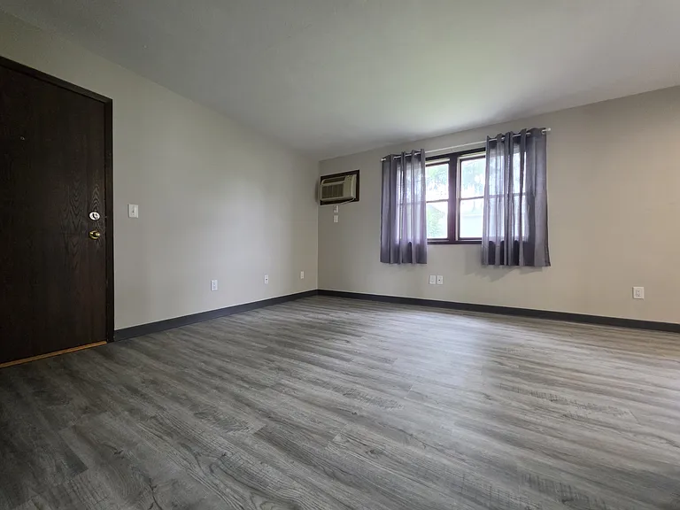 409 3rd Ave SW #1 — Photo 3