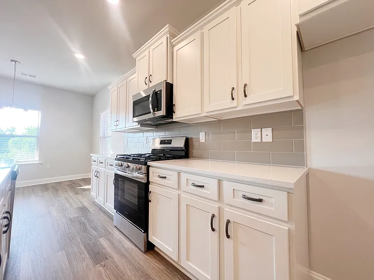 335 Cypress Hollow Trl — Photo 3