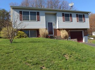 16 Overlook Dr, Nanticoke, PA 18634