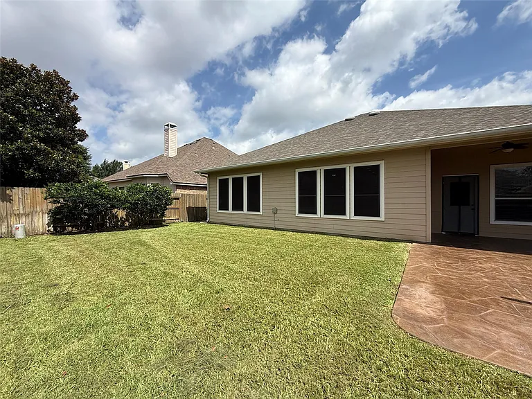 26823 Lakeridge Park Ln — Photo 33