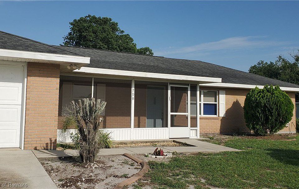 1st image of 208 Mirador Dr