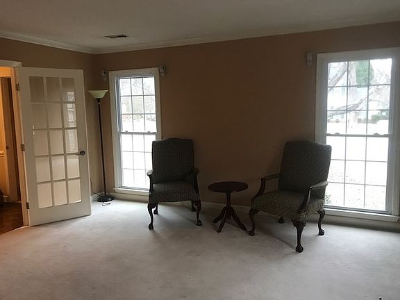 3rd image of 5010 Virginian Ln