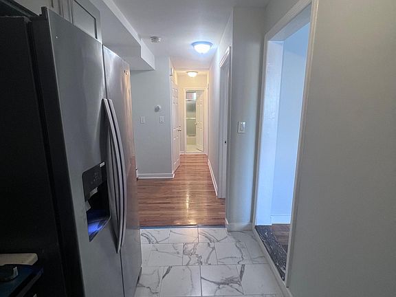 3rd image of 4045 Dyre Ave #1