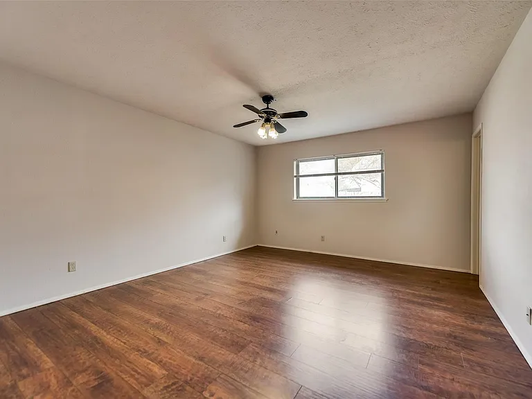 1429 Whitehall Dr — Photo 21