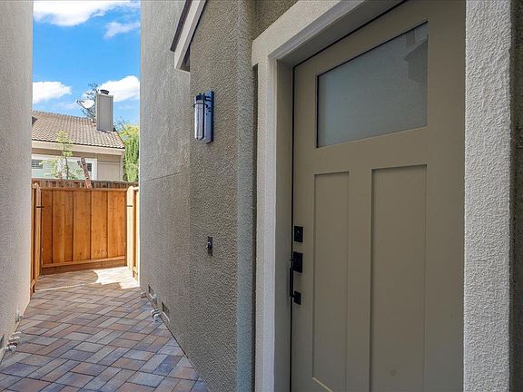 5th image of 188 W Rincon Ave