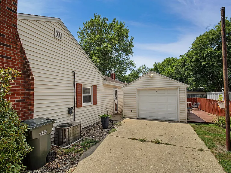 1205 S Cottage Grove Ave — Photo 35