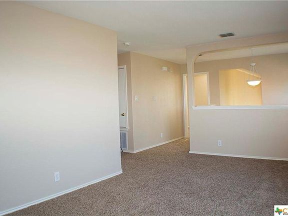 4th image of 2441 Medina Dr