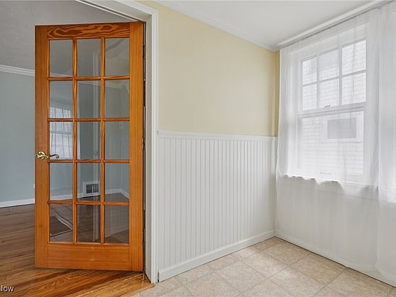 4th image of 14112 Arlis Ave