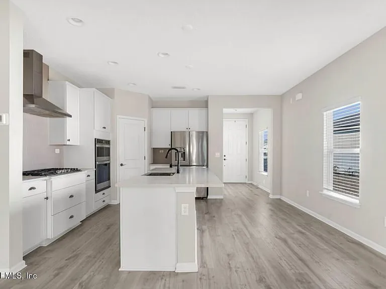 356 Bermudez Way — Photo 6