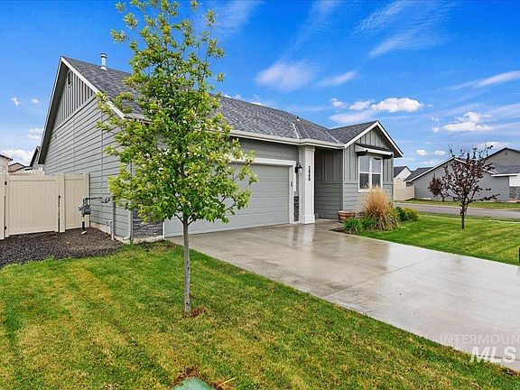 4th image of 3949 E Jamestown Dr