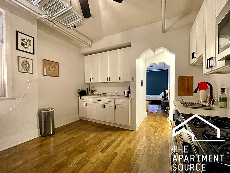 2253 N Spaulding Ave #G — Photo 5