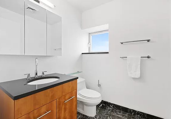 3rd image of 11 E 29th St APT 36C