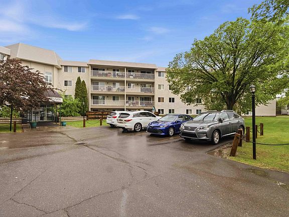 3rd image of 5125 Riverbend Rd NW #121