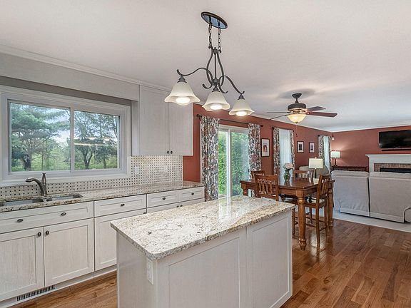 4th image of 3020 Hunters Hill