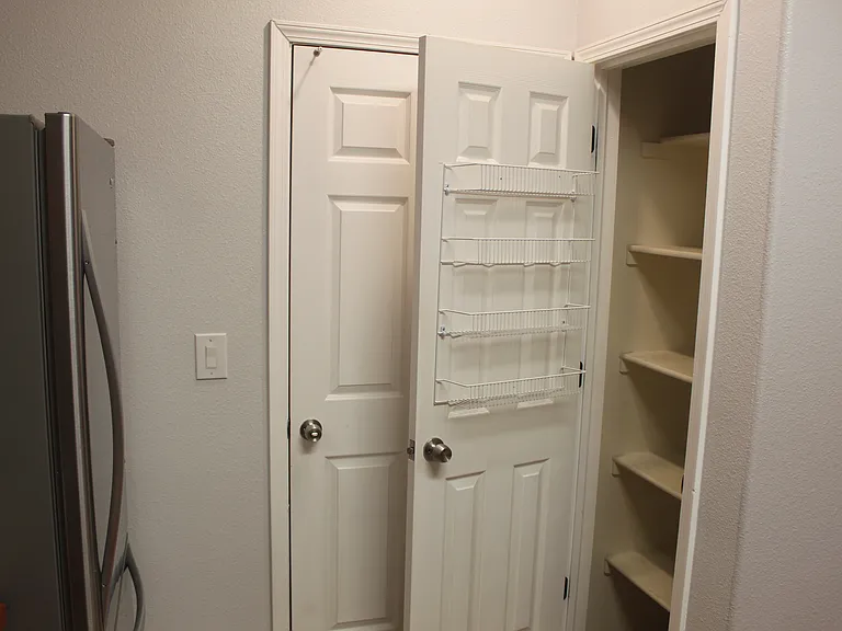 1949 Siskin Ln — Photo 4