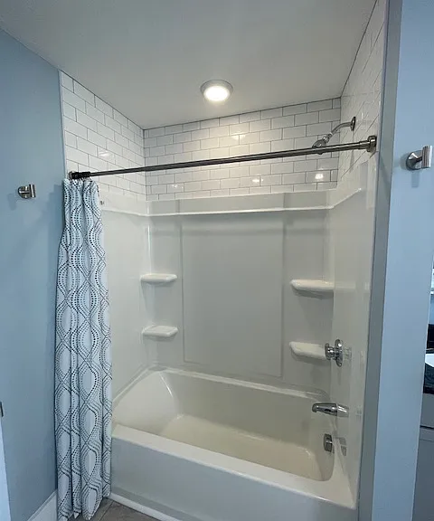 Bath / shower combo