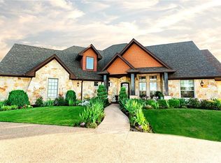 300 Camino Del Rancho, Lorena, TX 76655