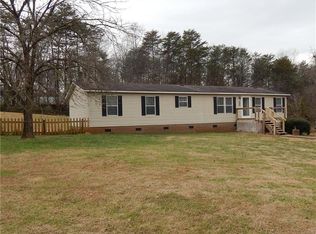 209 October Ln, Mount Airy, NC 27030