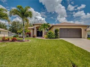 165 SE 16th Terrace Cpe, Coral, FL 33990