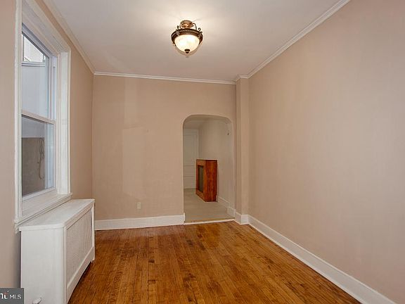 5th image of 2354 E York St