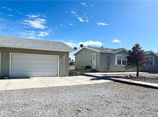 12527 Yuba Rd, Phelan, CA 92371