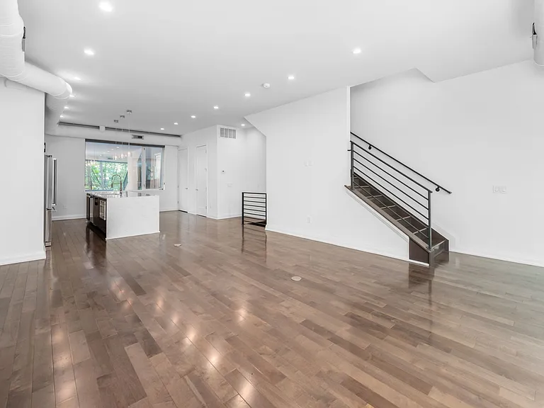 239 Auden Ave — Photo 9