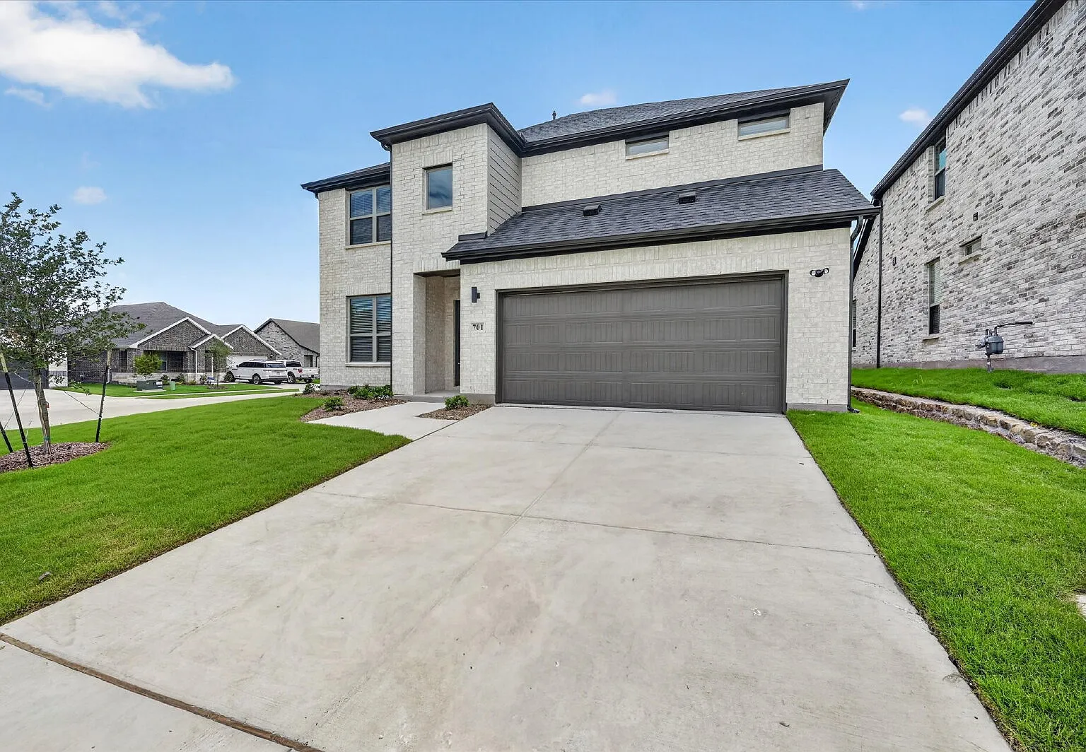 7 bed, 4.0 bath, 3600 sqft, $4,200 — Photo 4