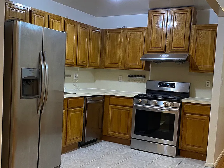 1555 Dahill Rd #2F — Photo 6