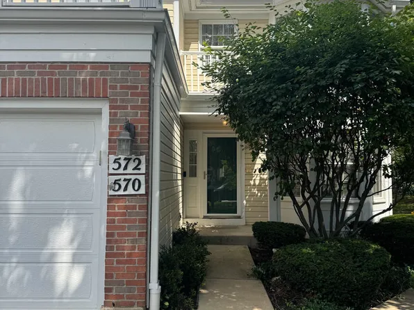 572 Bradbury Ln #527, Geneva, IL 60134