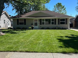 4272 Belle Ave, Sheffield Lake, OH 44054