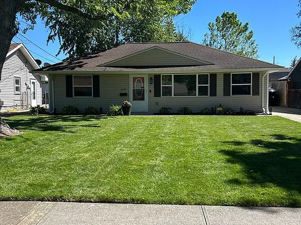 4272 Belle Ave, Sheffield Lake, OH 44054