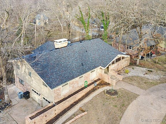 3rd image of 1808 S Skyline Pl