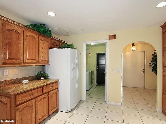 5th image of 1225 SW 49th St