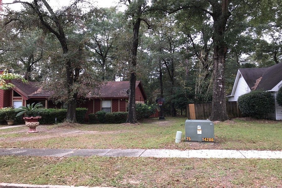 2nd image of 1809 Princeton Woods Dr W