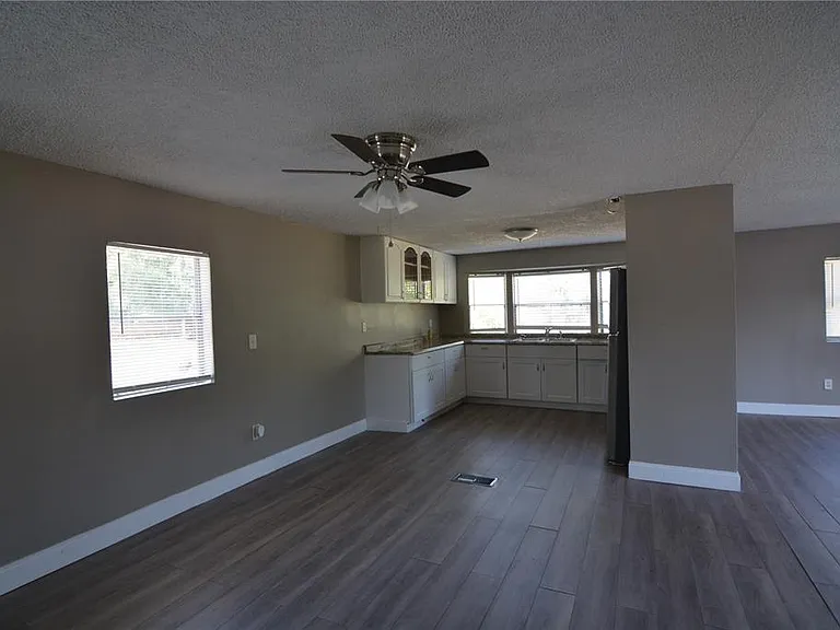 17524 Medley Ave — Photo 19