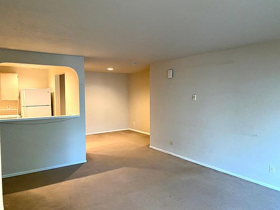 4th image of 12680 NE 10th Pl APT B204