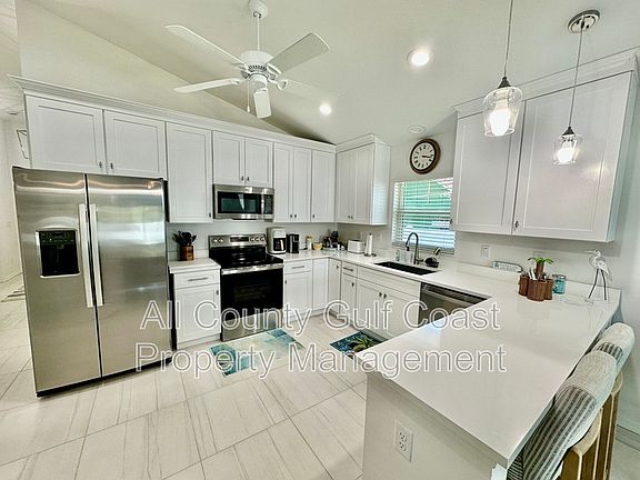 2nd image of 1006 Forest St