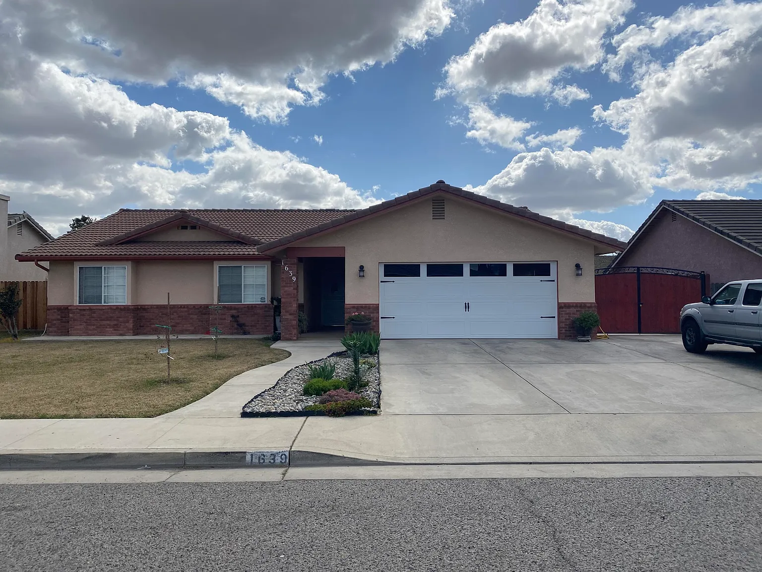 1635 Bel Aire Ave photo 1