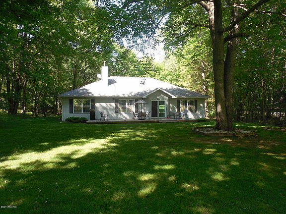 3rd image of 9557 Sunset Dr